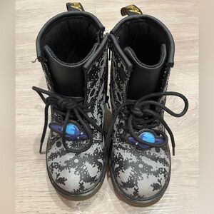 Dr. Martens Little Kids 1460 Cosmic Boots Size UK9 US10